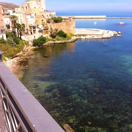 Seascape Retreat: Apartment Castellammare del Golfo